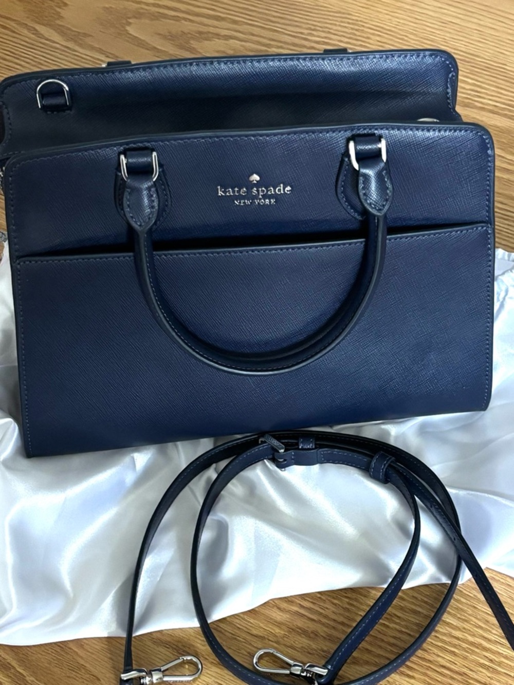 EUC  Kate Spade Madison Satchel Parisian Navy Leather Top Handle Crossbody